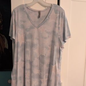 Honeyme Curvy Light Gray Top